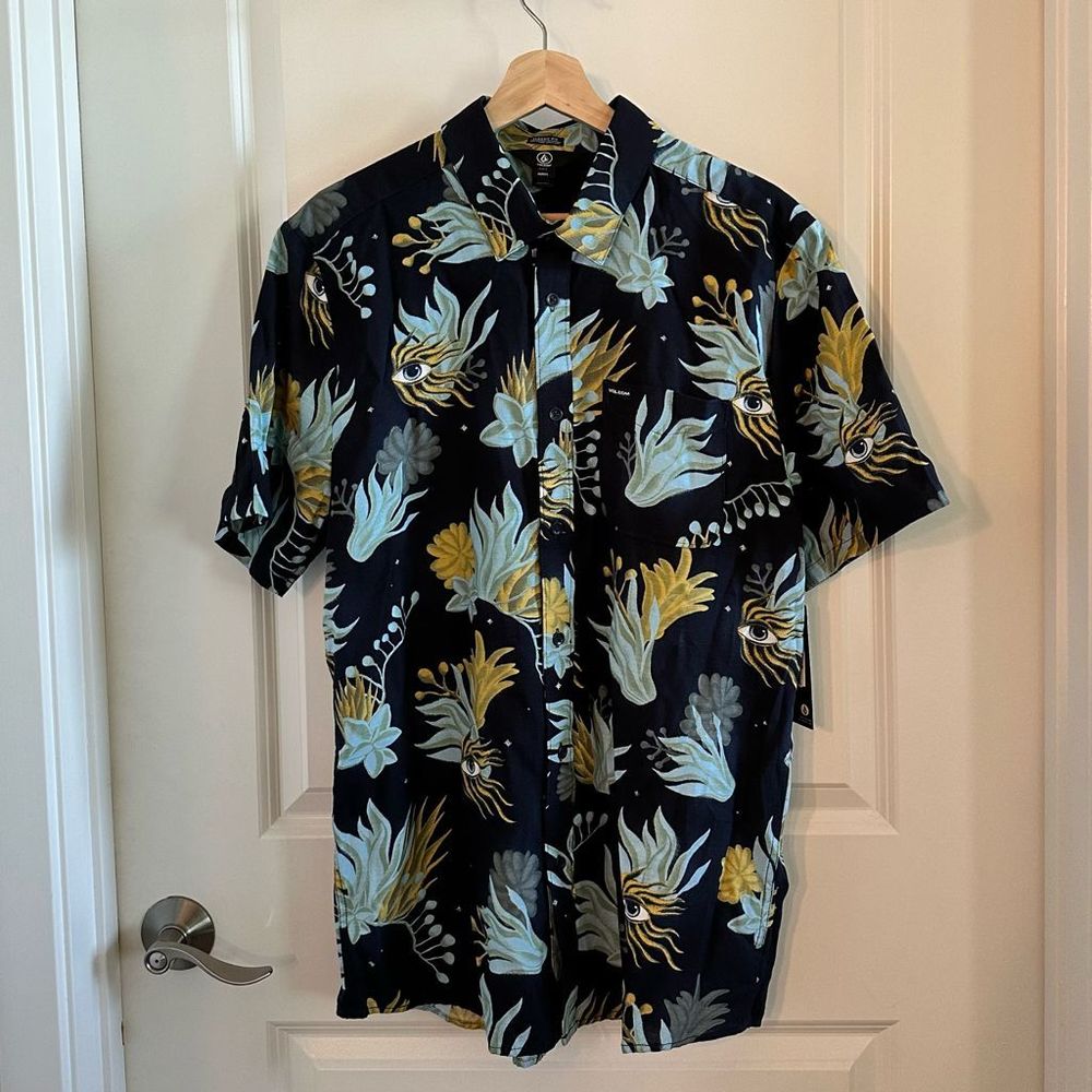 Volcom Solarizer Button Down Short Sleeve Shirt - image 3